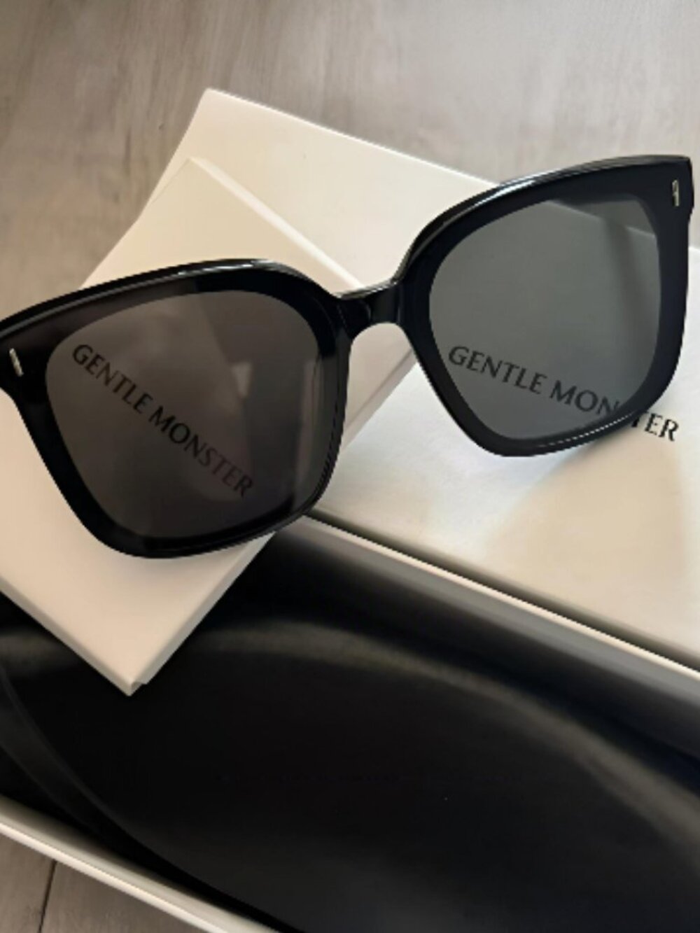 Gentle Monster FRIDA Black Sunglasses